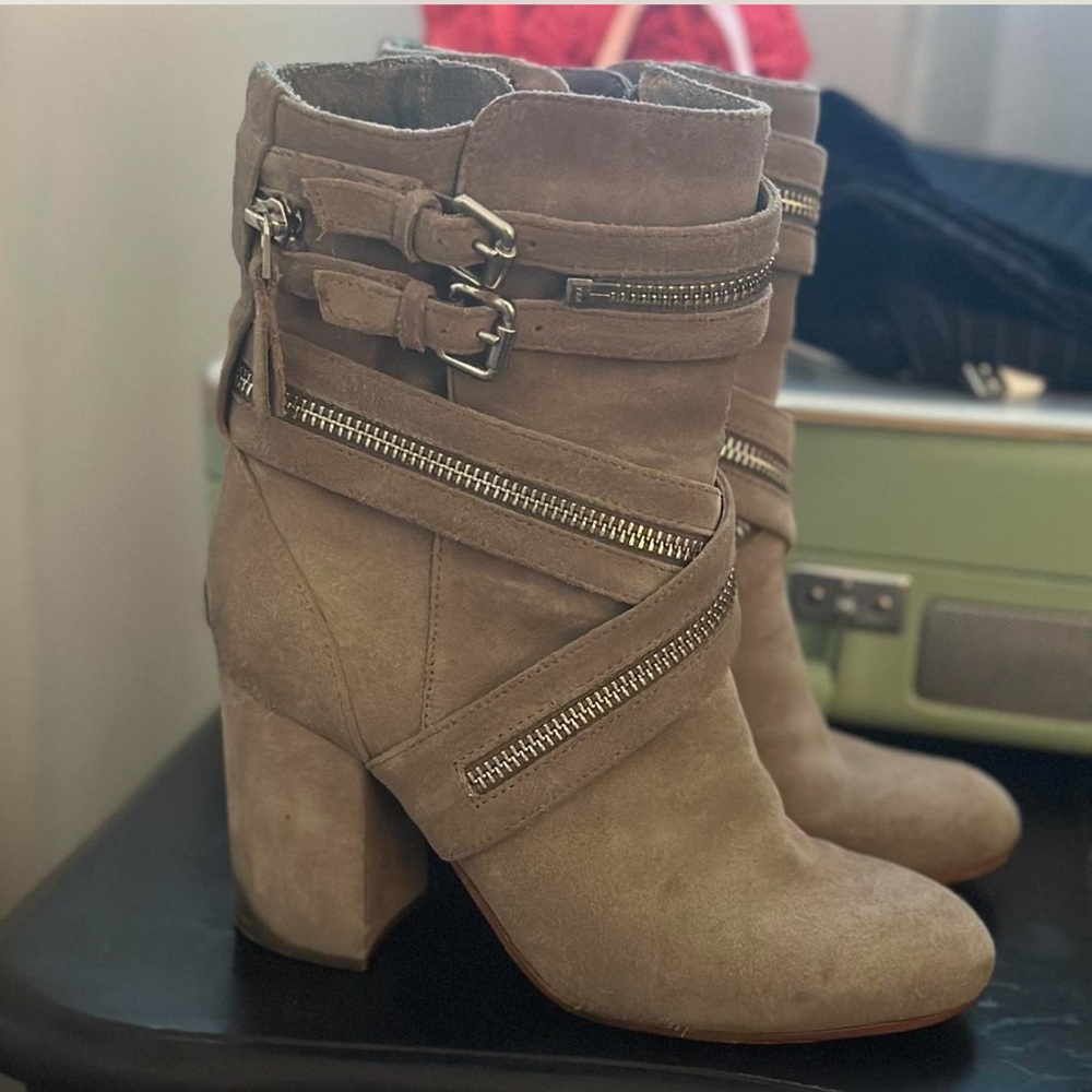 Vero Cuoio boots made in Italy
US 6
